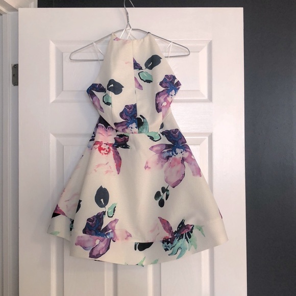 Chelsea dress from Honey store in square one - Picture 2 of 8